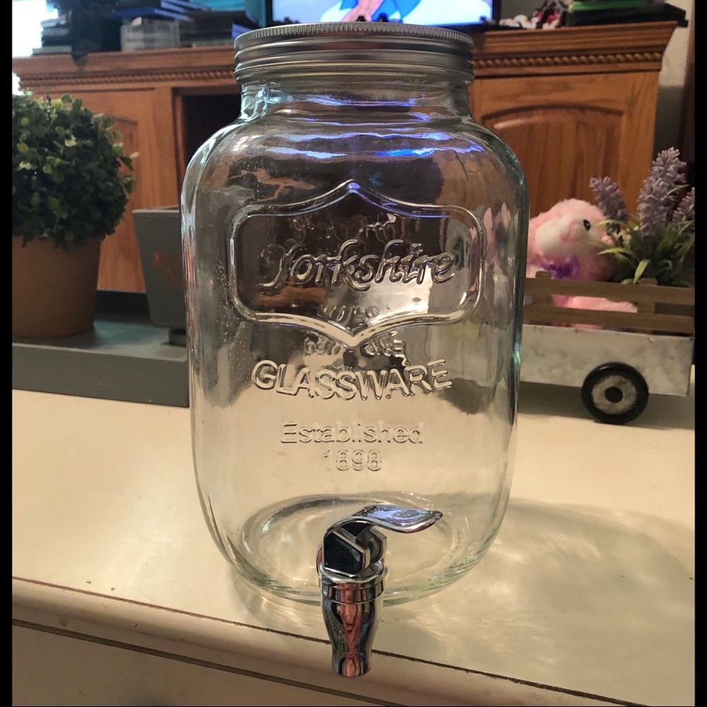 1 gallon glass jar beverage dispenser